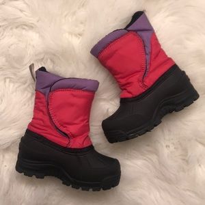 Girls snow boots size 8